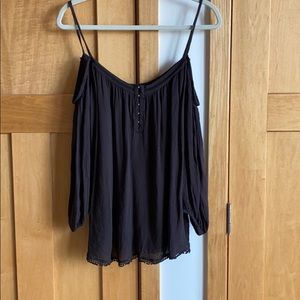 Urban Outfitters grey/black open shoulder blouse!